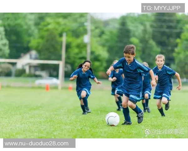 从绿茵场到全球传奇 盘点那些创造历史的足球巨星